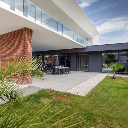 Grande Arche Istria * Ližnjan